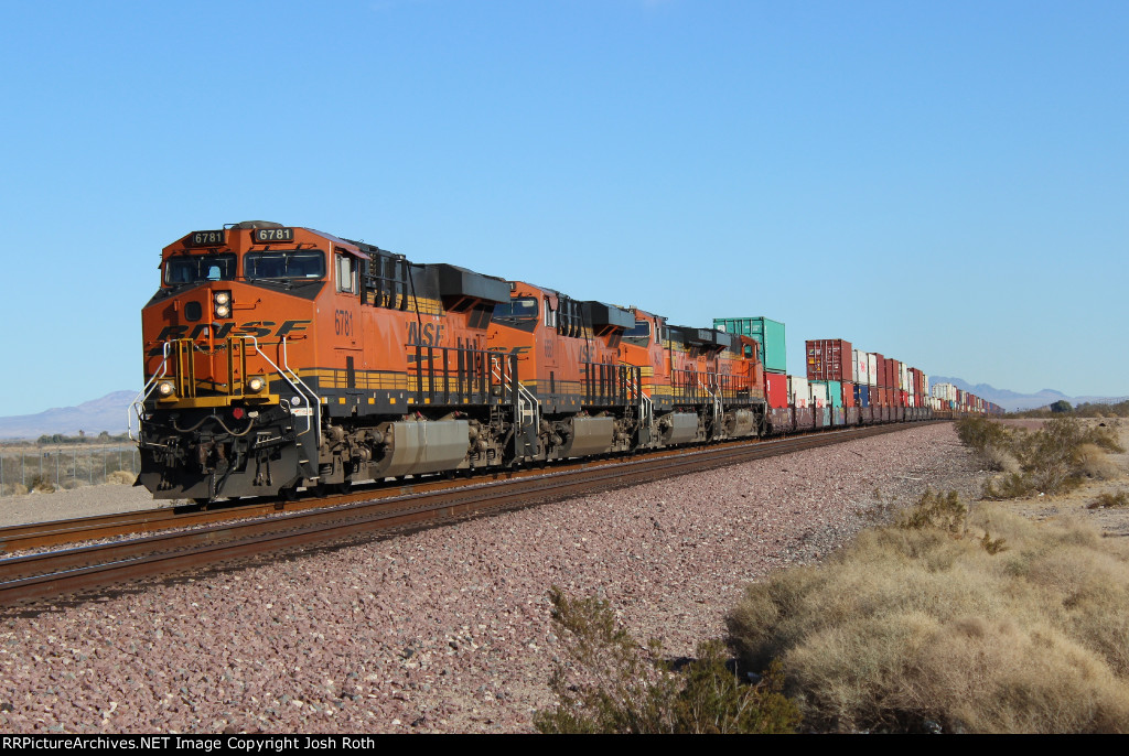 BNSF 6781, BNSF 6681, BNSF 4546 & BNSF 7642